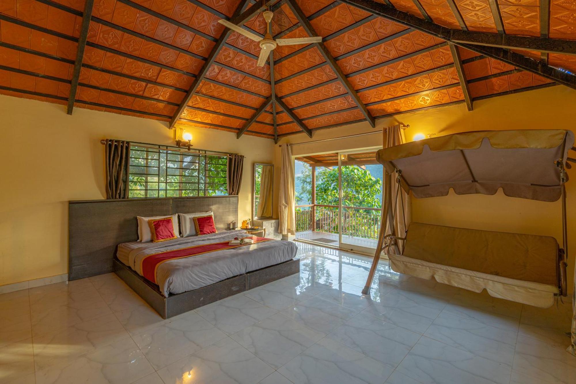 Q Swarga Retreat Hotel Attigundi ภายนอก รูปภาพ