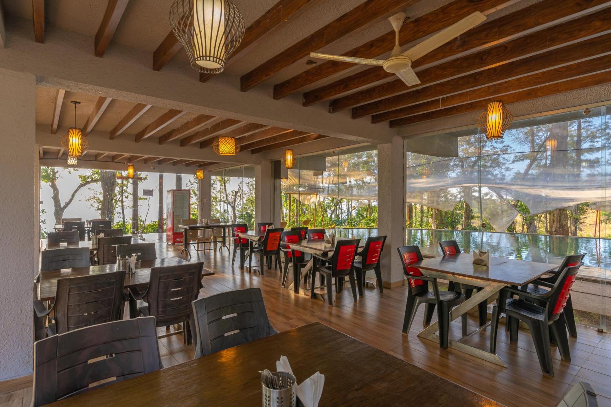 Q Swarga Retreat Hotel Attigundi ภายนอก รูปภาพ
